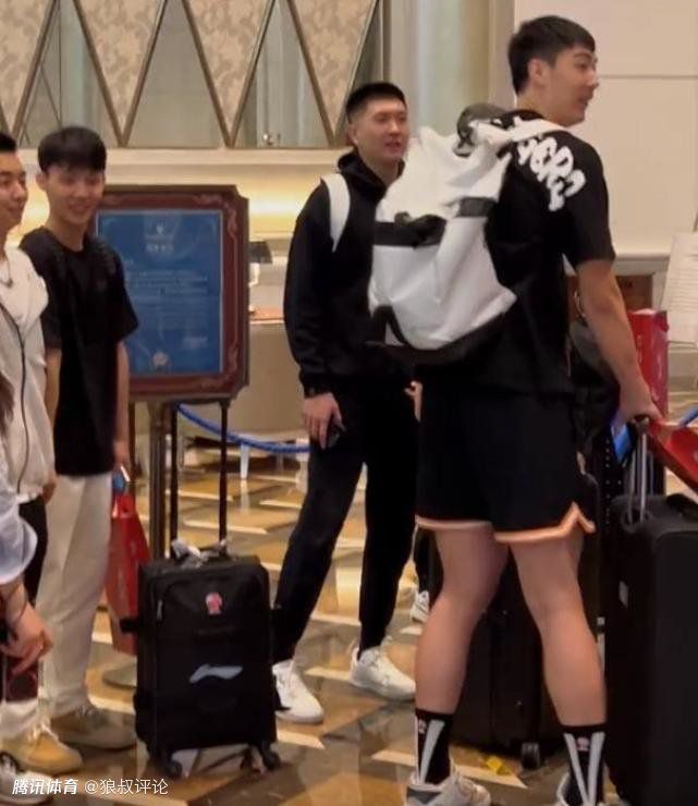 大众浴池的美女胴体看个够
